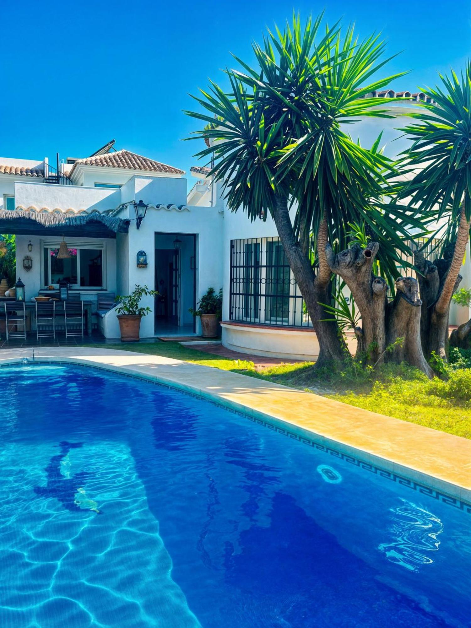 Villa Alfredo - Private Pool Next To The Beach Estepona Bagian luar foto